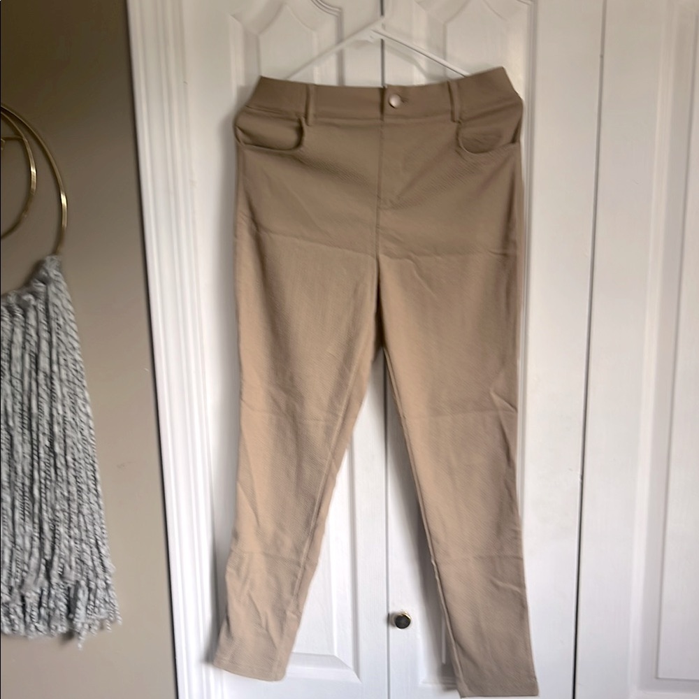 Mario Serrani Taupe textured capris